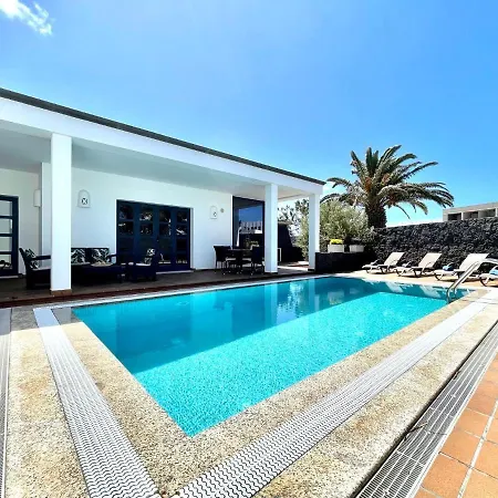 Mamma Mia Pool Heat Private & Jacuzzi Villa Playa Blanca (Lanzarote)