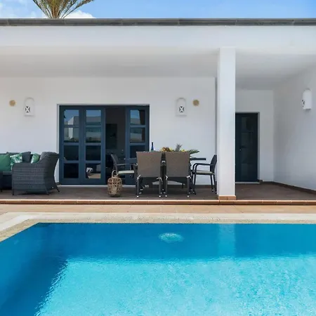 Mamma Mia Pool Heat Private & Jacuzzi Villa Playa Blanca (Lanzarote)