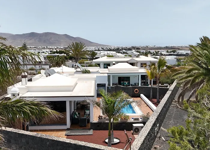 Mamma Mia Pool Heat Private & Jacuzzi Villa Playa Blanca (Lanzarote)
