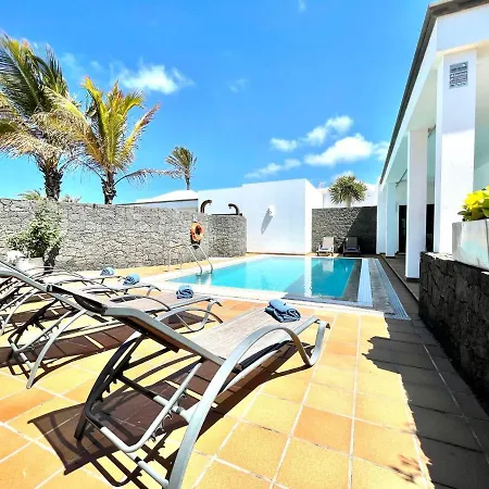 Mamma Mia Pool Heat Private & Jacuzzi Villa