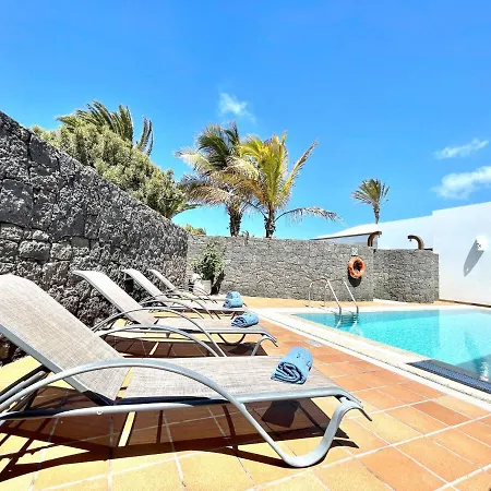 Mamma Mia Pool Heat Private & Jacuzzi