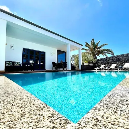 Villa Mamma Mia Pool Heat Private & Jacuzzi Playa Blanca