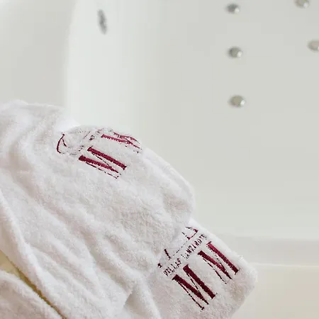 Villa Mamma Mia Pool Heat Private & Jacuzzi