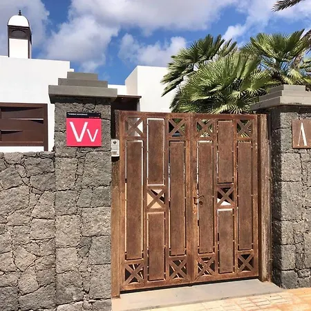 Mamma Mia Pool Heat Private & Jacuzzi Playa Blanca (Lanzarote)