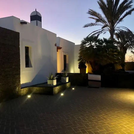Mamma Mia Pool Heat Private & Jacuzzi Villa Playa Blanca (Lanzarote)