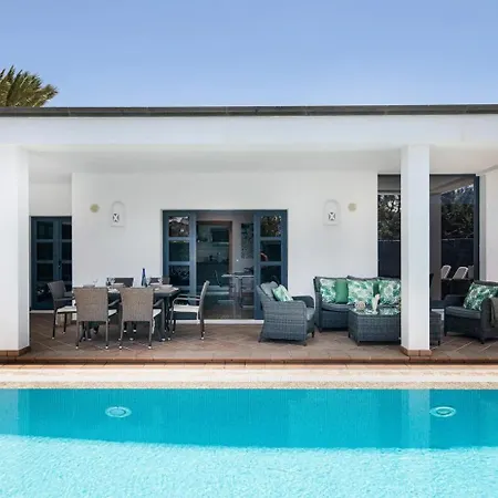 Mamma Mia Pool Heat Private & Jacuzzi Villa