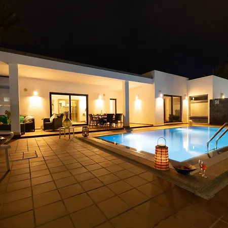 ヴィラ Mamma Mia Pool Heat Private & Jacuzzi *