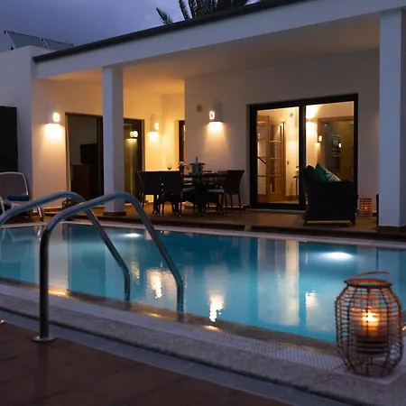 Mamma Mia Pool Heat Private & Jacuzzi * Playa Blanca