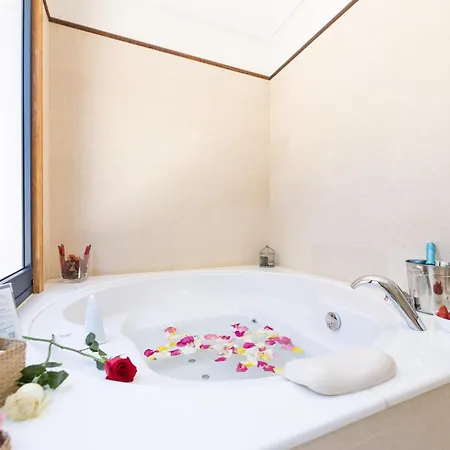 Villa Mamma Mia Pool Heat Private & Jacuzzi *