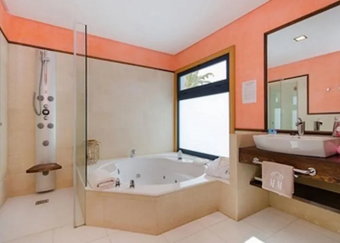 Mamma Mia Pool Heat Private & Jacuzzi * بلايا بلانكا