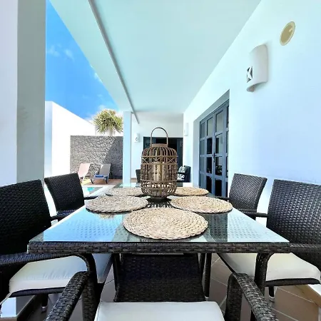 Mamma Mia Pool Heat Private & Jacuzzi * Playa Blanca (Lanzarote)