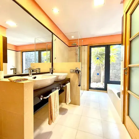 Villa Mamma Mia Pool Heat Private & Jacuzzi *