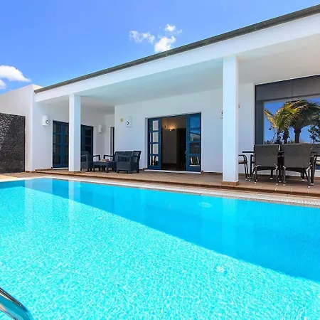 Mamma Mia Pool Heat Private & Jacuzzi Playa Blanca (Lanzarote)