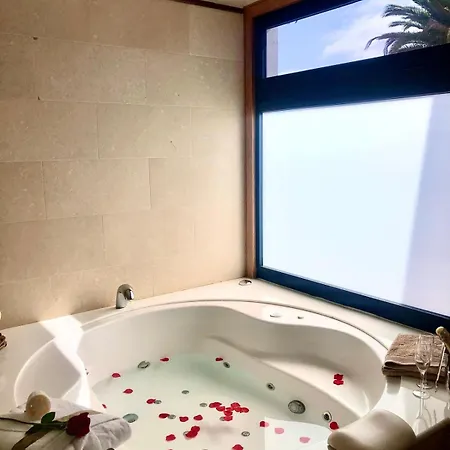 Mamma Mia Pool Heat Private & Jacuzzi * Playa Blanca (Lanzarote)