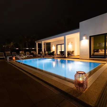 Mamma Mia Pool Heat Private & Jacuzzi Villa *